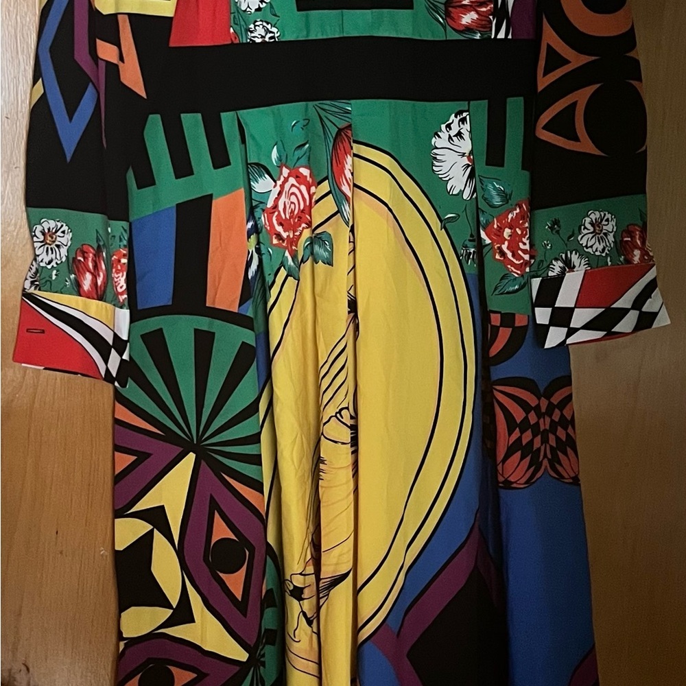 Beautiful, Colorful Dress - Picture 3 of 3